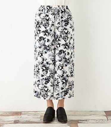 モノトーンフラワーバギーPT