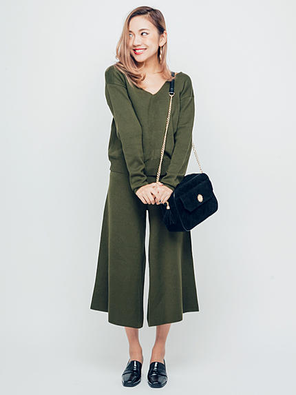 ミラノリブＶネックTOPS