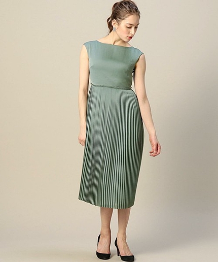 BY DRESS サテンプリーツフレンチスリーブ