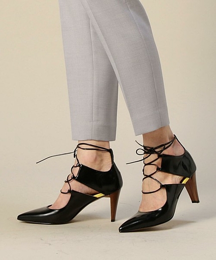 BY MARY CLAUD レースアップヒールパンプスо