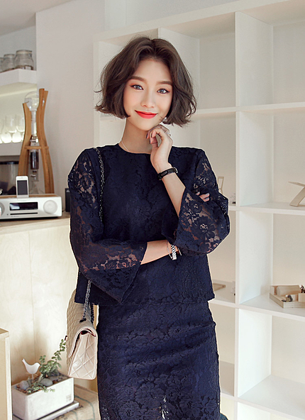 レースフラワーパターンクロップドブラウス・全2色・e45658