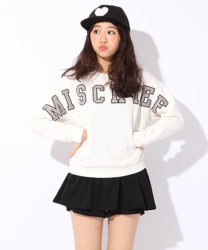 MISCHIEFワッペンスウェットプルオーバー