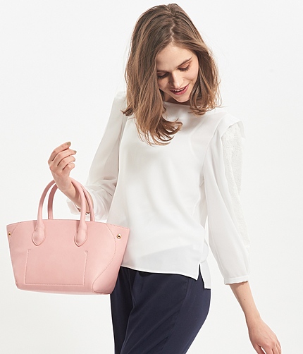 ボリューム袖インレースブラウス