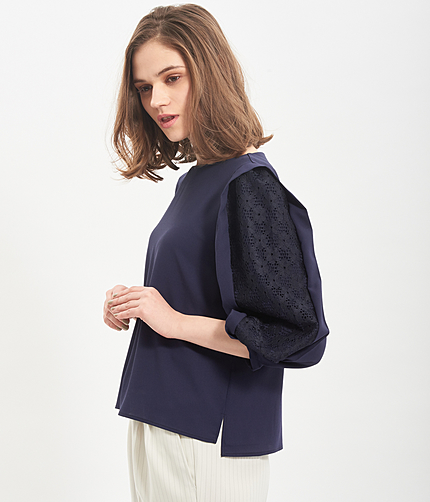 ボリューム袖インレースブラウス