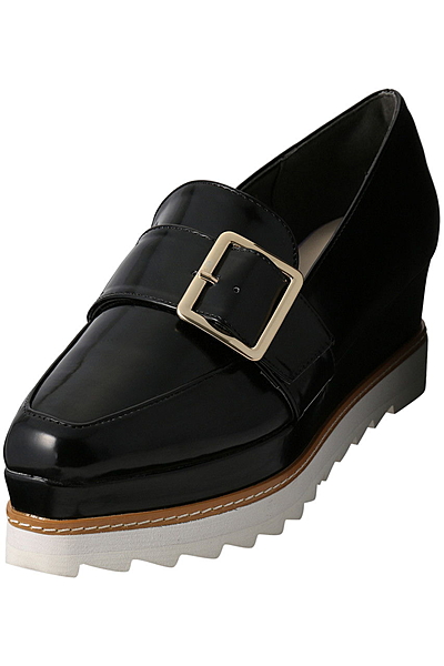 厚底ローファー