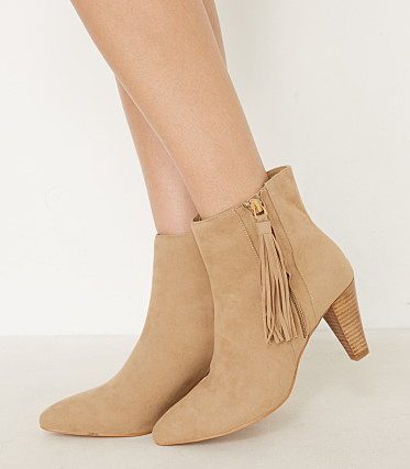 タッセルショートブーツ