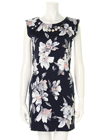 ビッグパールネックレス付花柄タイトワンピース