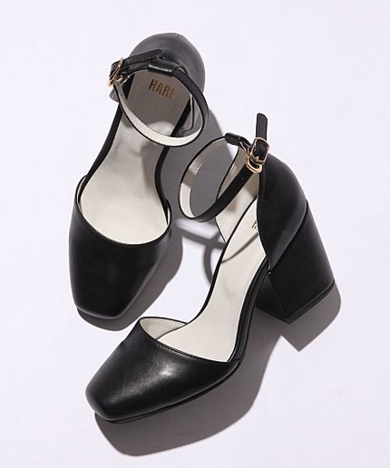 スクエアトゥパンプス