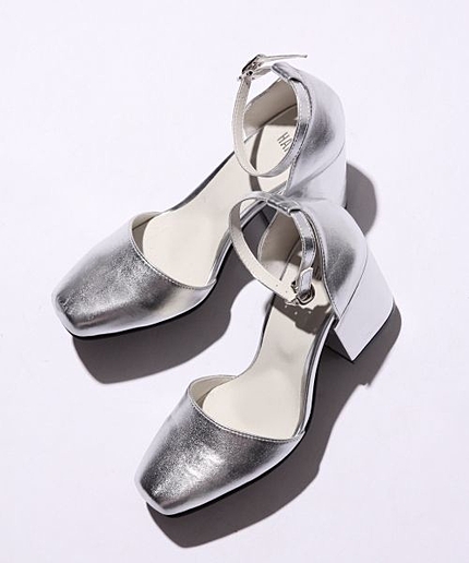 スクエアトゥパンプス