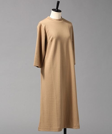 ポンチハイネックワンピース