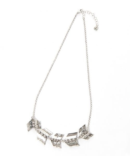 アロービジューネックレス