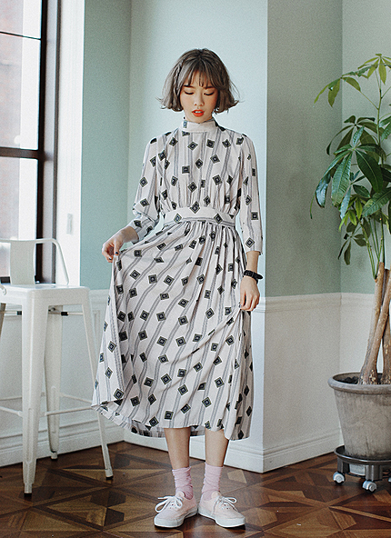 ユニークスクエアパターンロングワンピース・全2色・t46017