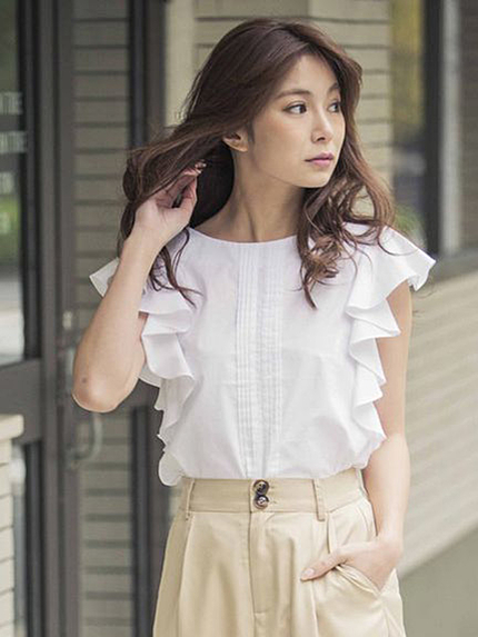 ラッフルスリーブタックブラウス