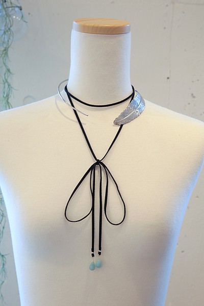 金属チョーカー×紐チョーカー