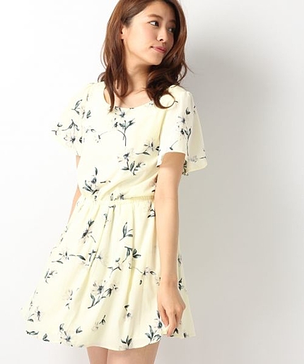 【先行予約】ビンテージフラワーワンピース