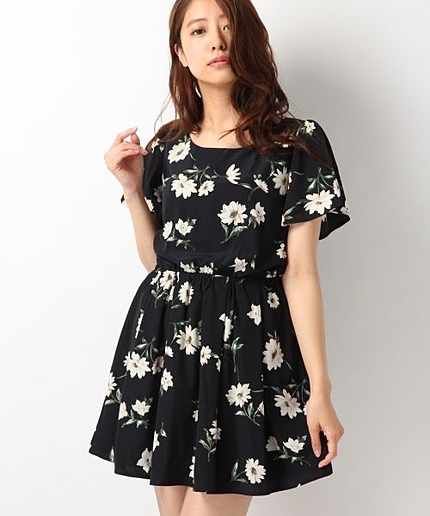 【先行予約】ビンテージフラワーワンピース