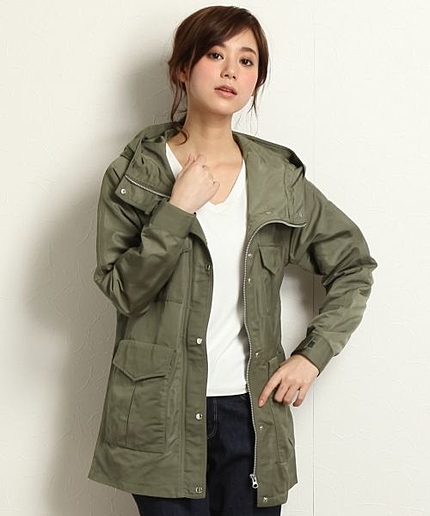 ミドルマウンテンパーカー