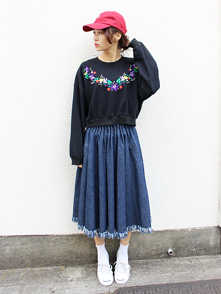 フラワー&パール刺繍トップス