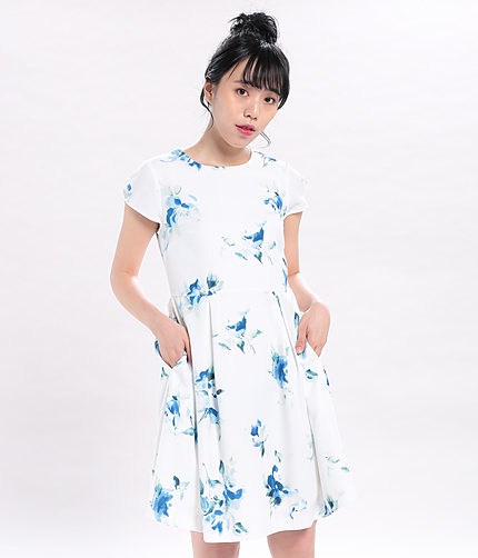 フラワープリントショートスリーブワンピース