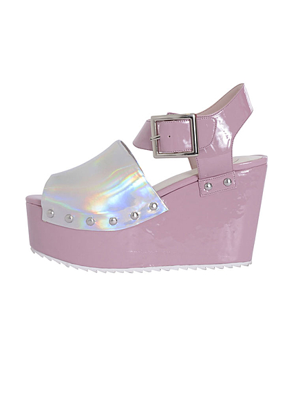 エナメル厚底サンダル