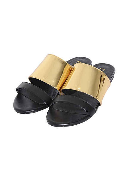 メタリックフラットサンダル