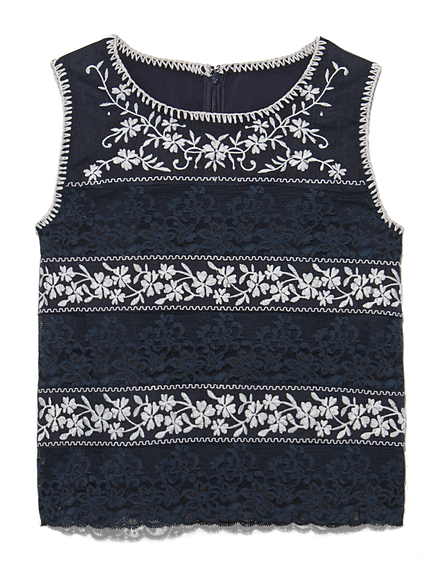 レース刺繍トップス