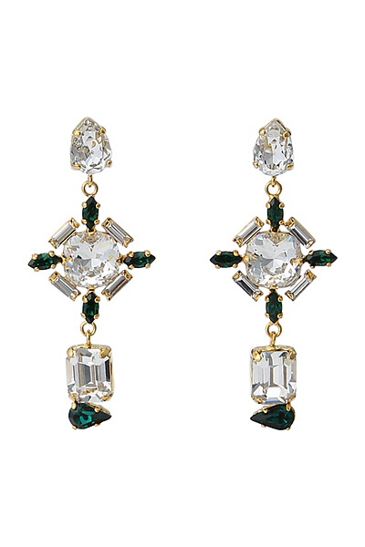 ビジューピアス