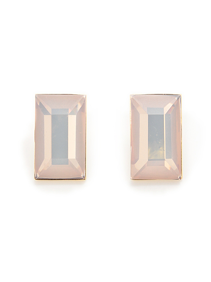 ストーンピアス