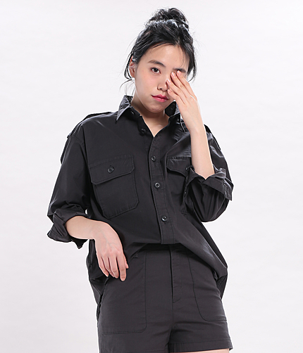 バックサテンシャツジャケット