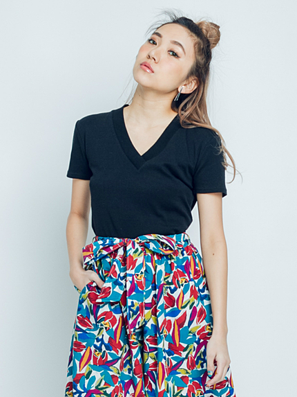 ワイドリブVネックTシャツ