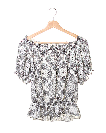 バンダナ柄オフショル／TOPS