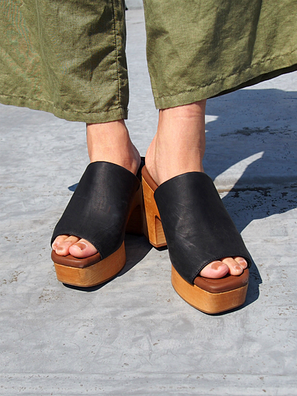 【Casual】Woodヒールオープントゥサンダル