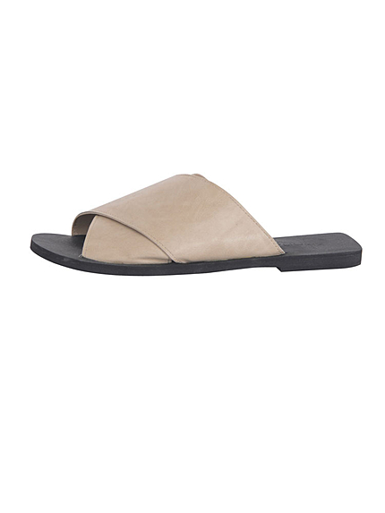 ART CUT CROSS SANDAL