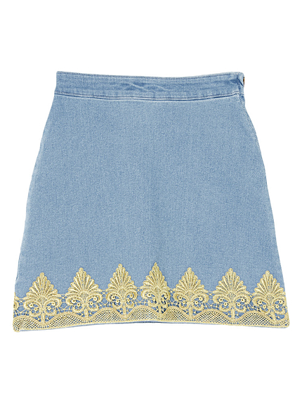 エンブロイダリーヘムスカート