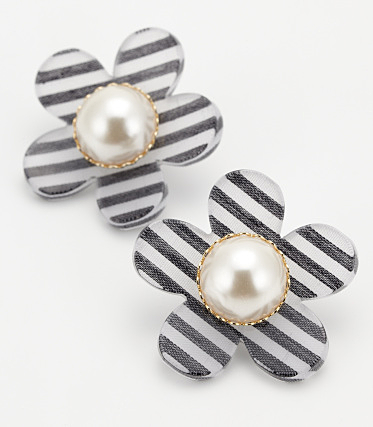 フラワーピアス