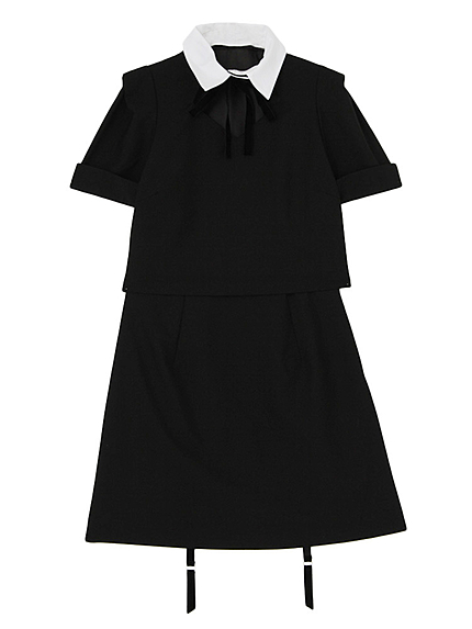 デコルテガーターワンピース