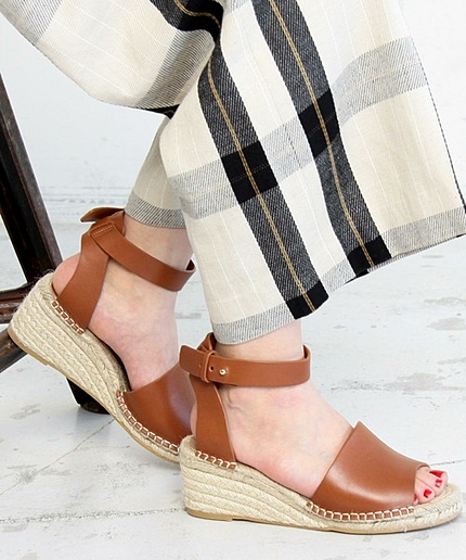 BY∵ レザーアンクルストラップエスパウエッジサンダル