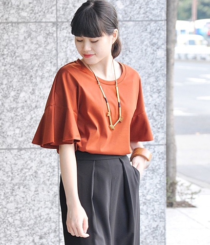 フレアースリーブTシャツ