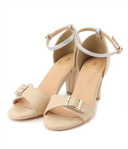 【steady.5月号掲載】 バックルバーストラップサンダル