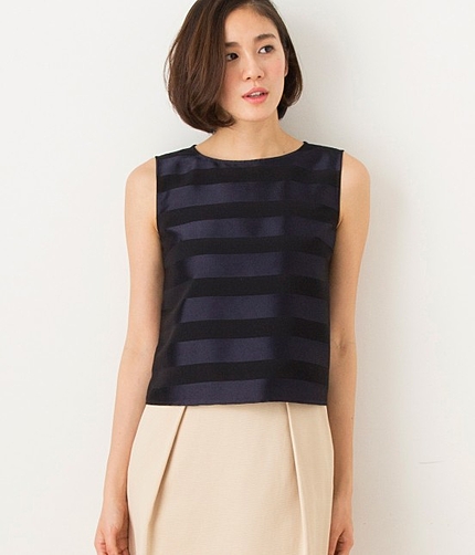 サテンボーダーノースリーブブラウス