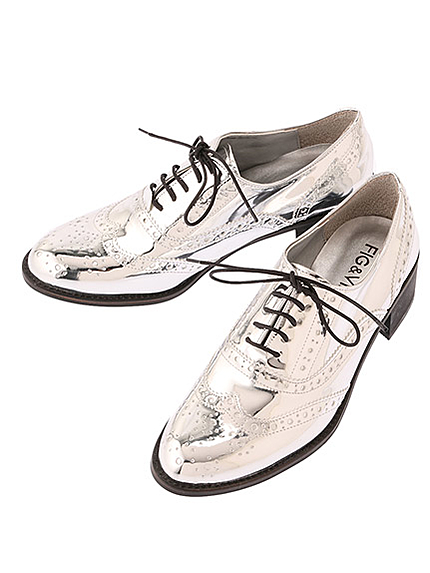 ウイングチップ　シューズ