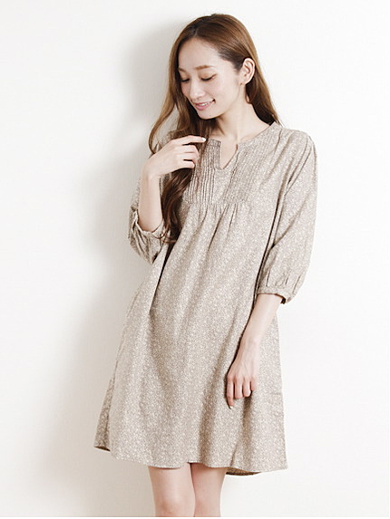 ・U単色フラワー7分袖ワンピース