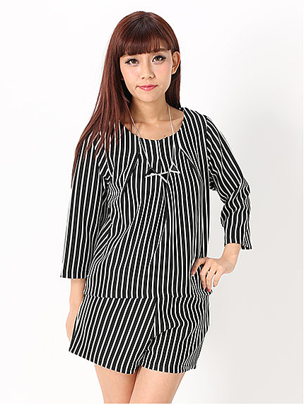 ネックレス付きストライプセットアップ