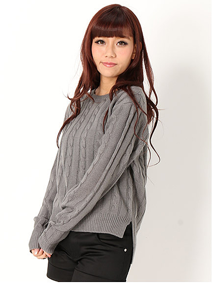 サイドスリットケーブルニット