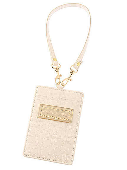 ハートロゴ型押しパスケース