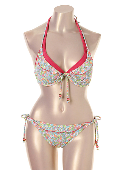 RUNWAY channel【三愛】DelilahCavandish