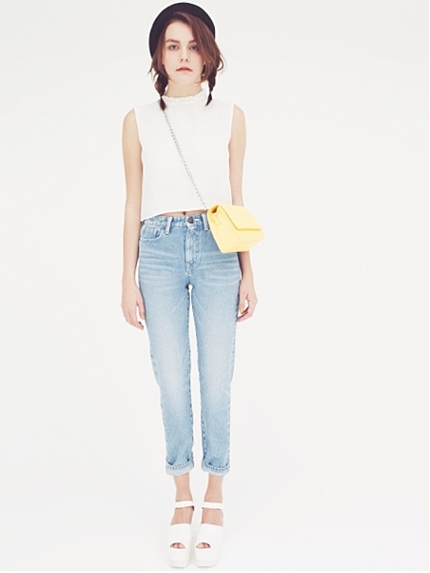 スタンドフリルノースリTOP