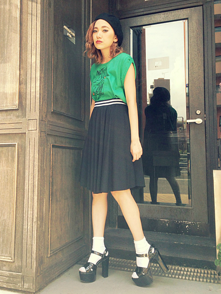 ラインフレアスカート