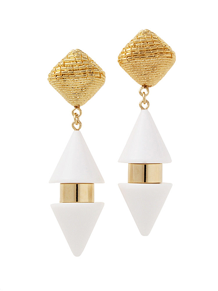 【CASUAL】トライアングルデザインピアス