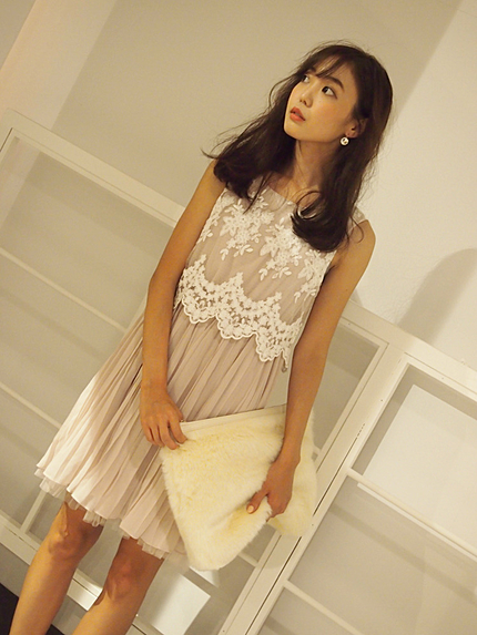 【W】プリーツレース袖ワンピース